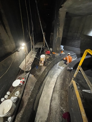 As the base of the sluice was very rough and prevented the tiles from being laid flat, it was decided to fully line the channel with Belzona 4151&sand